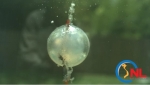 Video: Vụ nổ dưới nước tạo cầu lửa sáng chói